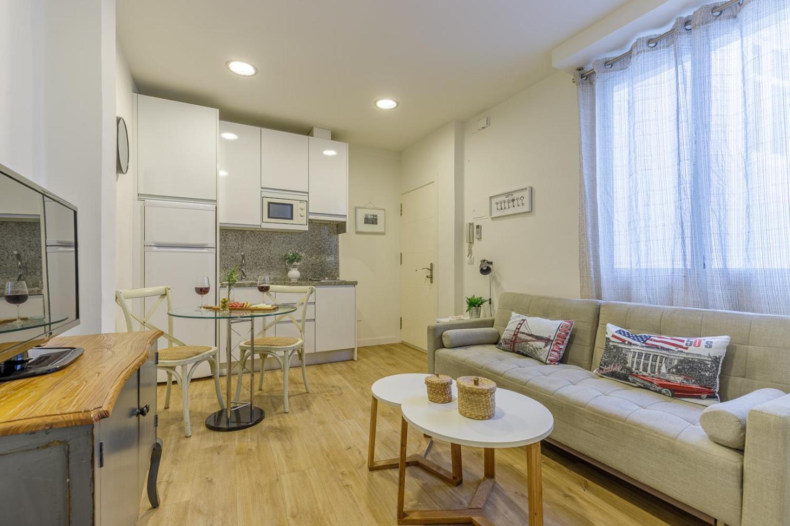 Apartment Comedias Ii & Old Town By Ele